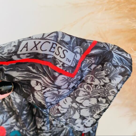 VINTAGE Dark Light Grey Black Red Floral Printed Pattern Scarf Hair Wrap - Picture 4 of 4